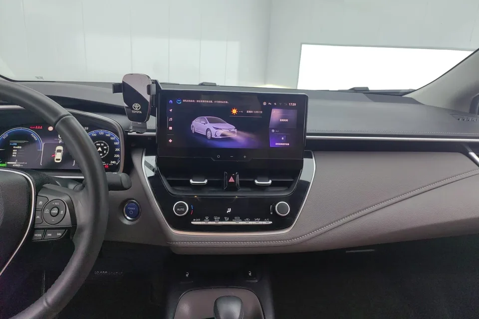 Toyota Corolla smart electric hybrid dual-engine 1.8L E-CVT flagship version 2024 — миниатюра 3