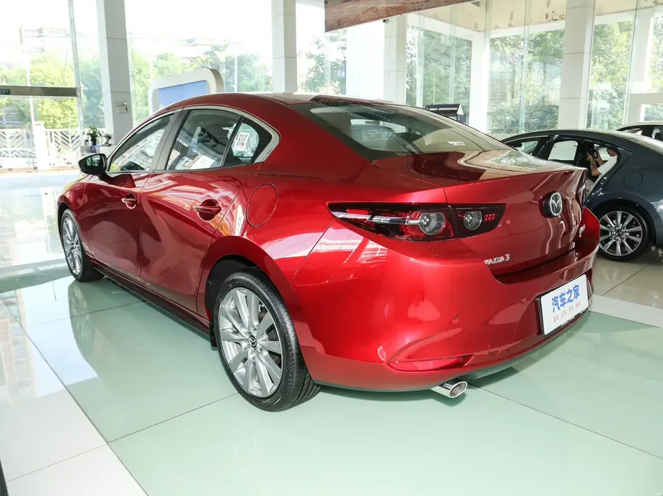 Mazda Axela Mazda3 2023 2.0L Automatic Elegant Edition 2025 — thumbnail 2