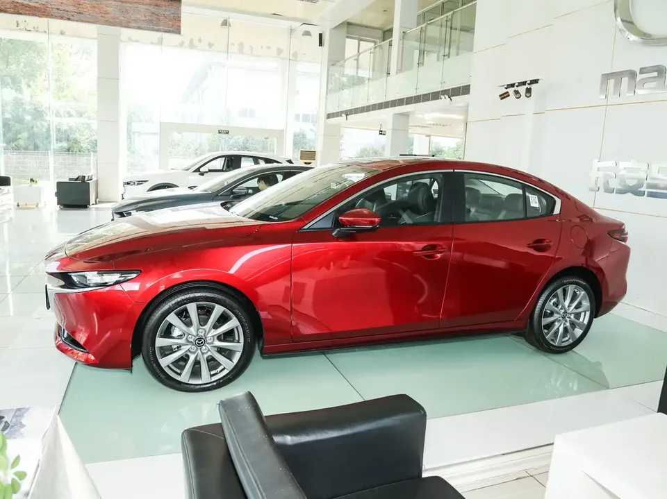 Mazda Axela Mazda3 2023 2.0L Automatic Elegant Edition 2025 — thumbnail 4