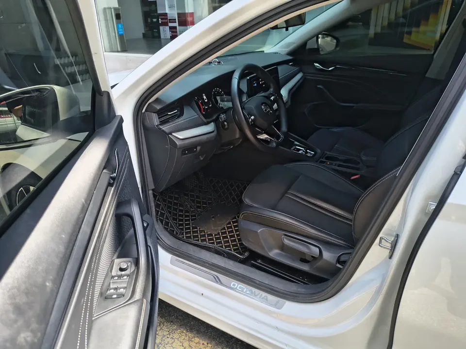 Skoda Octavia Octavia 2023 PRO TSI280 DSG Premium Edition 2023 — миниатюра 5