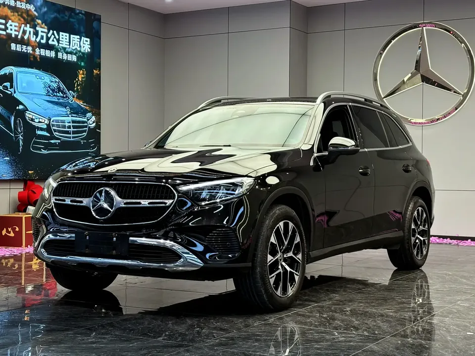 Mercedes-Benz GLC-Class GLC 2023 facelift GLC 260 L 4MATIC dynamic 5-seater 2023 — photo 1, buy with delivery to Moscow