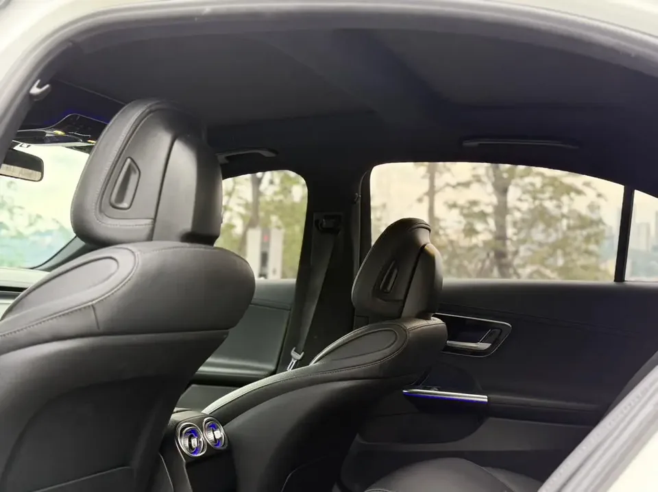 Mercedes-Benz C-Class Mercedes Benz C Class 2023 Second facelift C 260 L sports version 2023 — thumbnail 3