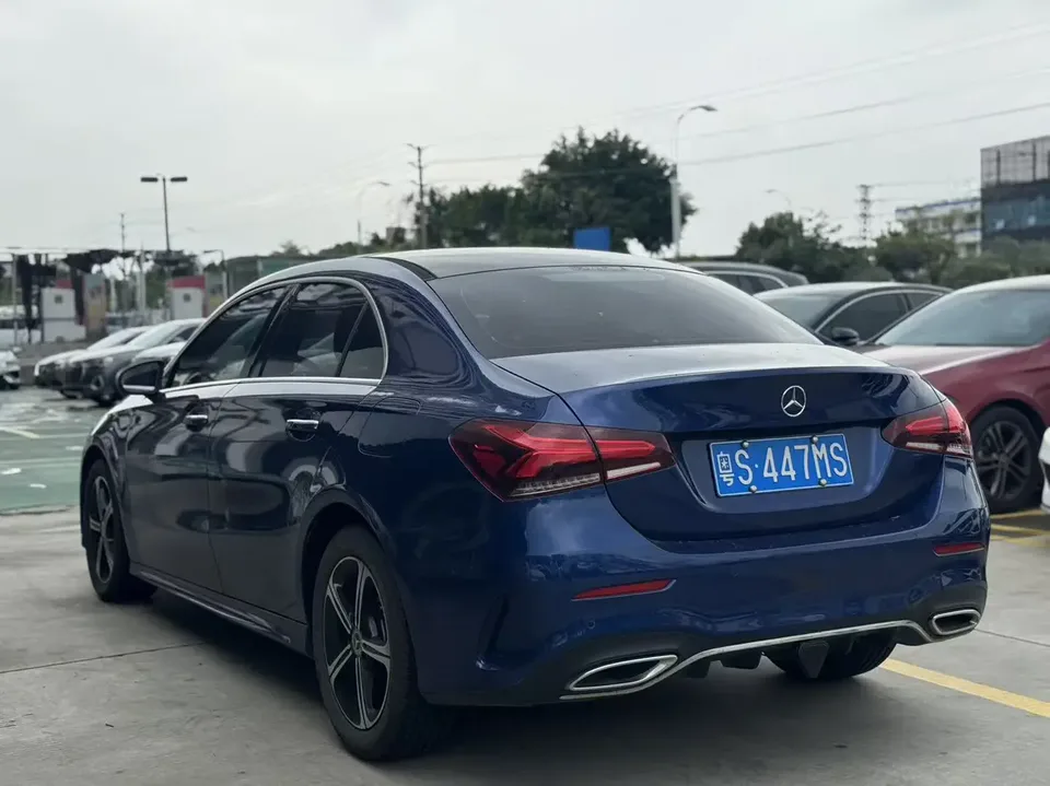 Mercedes-Benz Mercedes Benz A Class Mercedes-Benz A-Class 2022 A 200 L Sports Sedan Fashion Edition 2023 — миниатюра 4