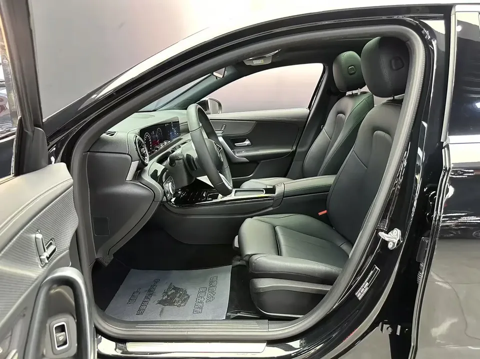 Mercedes-Benz Mercedes Benz A Class Mercedes-Benz A-Class 2023 A 180 L 2024 — миниатюра 4