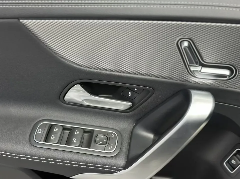 Mercedes-Benz Mercedes Benz A Class Mercedes-Benz A-Class 2023 A 180 L 2024 — миниатюра 5