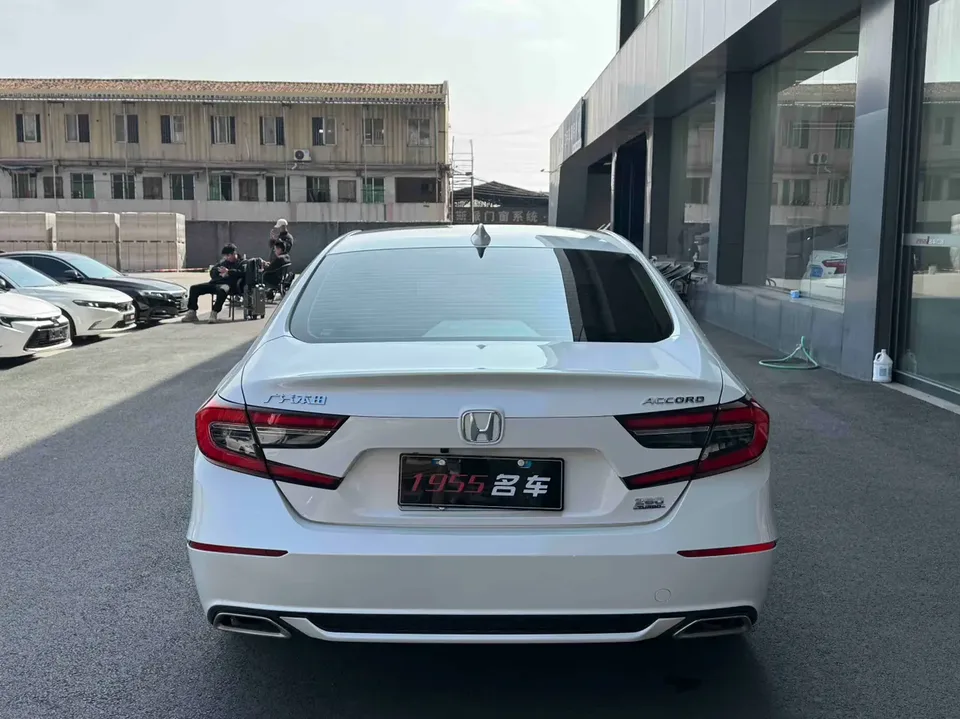 Honda Accord Accord 2022 260TURBO Deluxe Edition 2022 — миниатюра 2