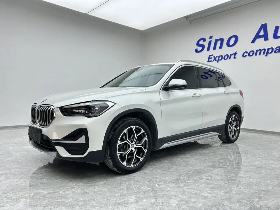 BMW X1 X1 2022 BMW X1 2022 sDrive20Li Fashion Edition 2022 — photo 1, buy with delivery to Moscow