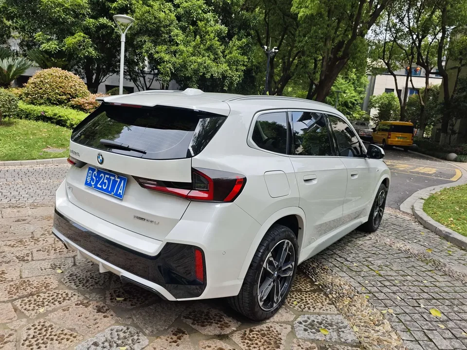 BMW X1 BMW X1 2023 sDrive25Li M Sport Package 2023 — thumbnail 2