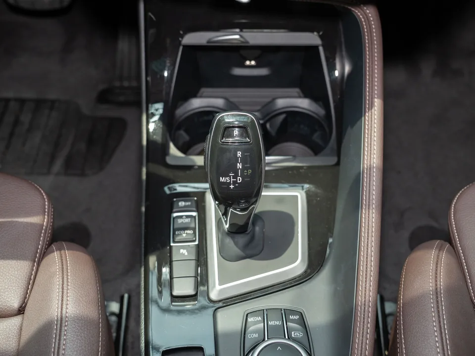 BMW X1 BMW X1 2022 sDrive20Li Fashion Edition 2023 — миниатюра 5