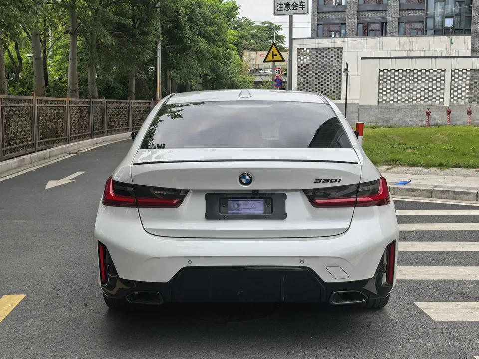 BMW 3 Series BMW 3 Series 2023 325i M Sport Night Edition 2024 — thumbnail 2