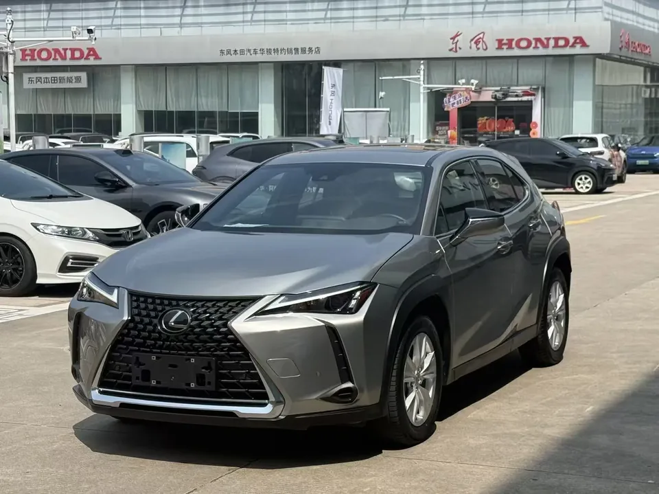 Lexus UX 2023