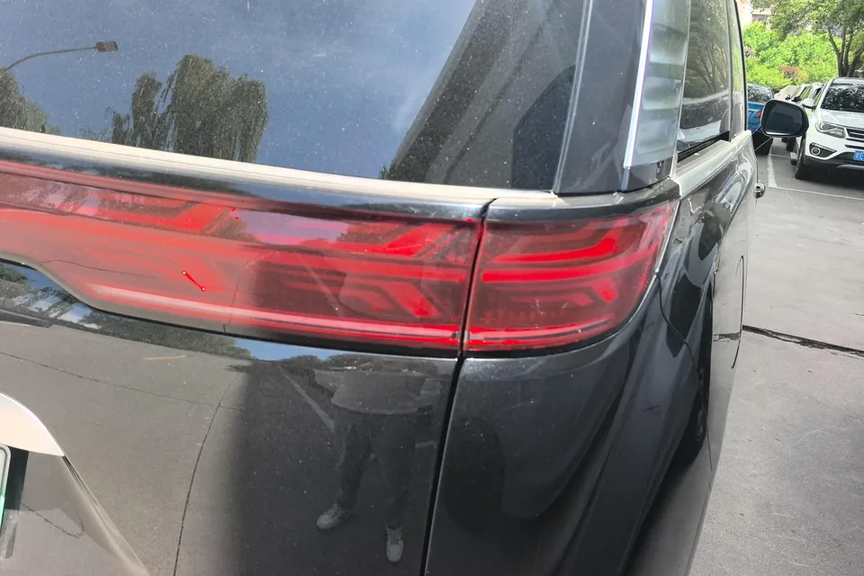 Denza D9 EV D9EV 2022 600 4WD Flagship Model 2023 — thumbnail 2