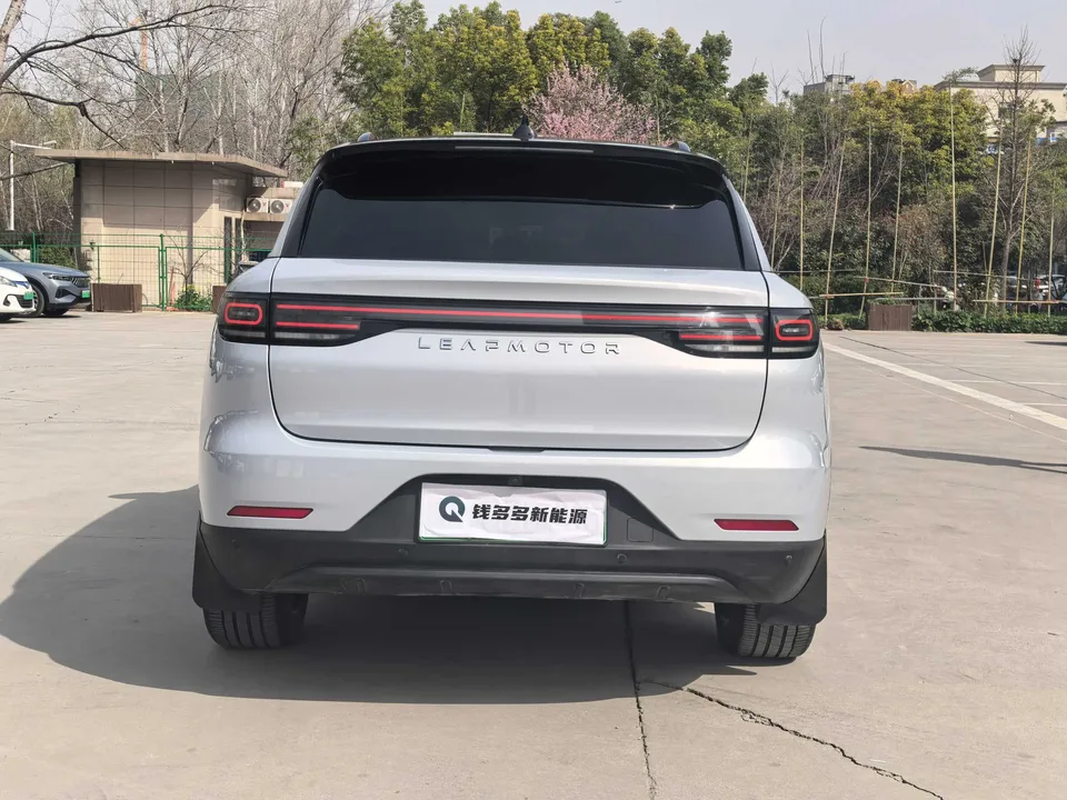 Leapmotor Zero running C11 Extended Range 300 Smart Edition 2025 — миниатюра 2