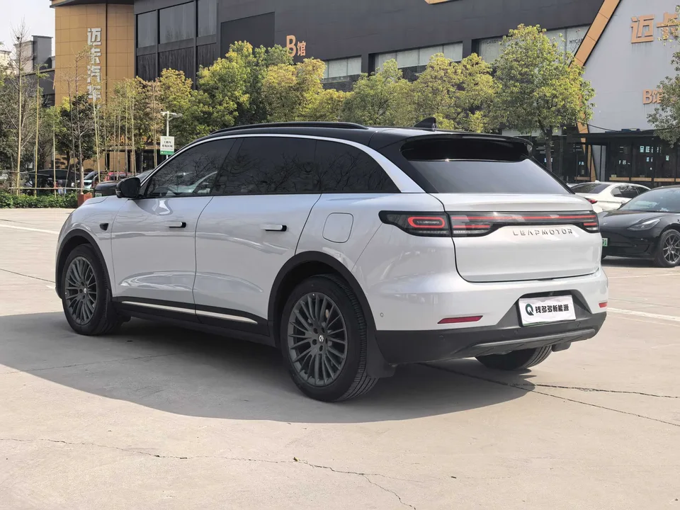 Leapmotor Zero running C11 Extended Range 300 Smart Edition 2025 — миниатюра 4
