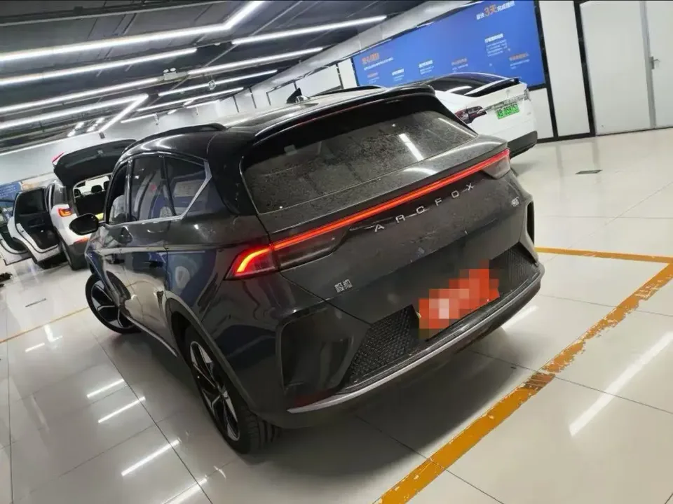 ARCFOX Extreme Fox Extreme Fox Alpha T Alpha T 2023 Forest Edition PRO 688E+ 160kW 2024 — миниатюра 3