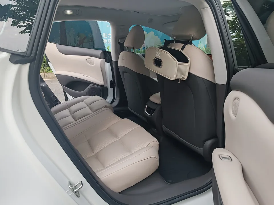IM Motors L6 L6 2024 Max Standard Edition 75kWh 2024 — thumbnail 4