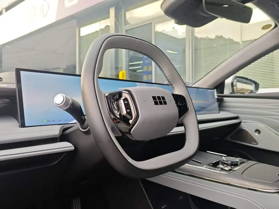 Geely Galaxy E8 700km Long-distance Intelligent Driving Edition 2025 — миниатюра 4