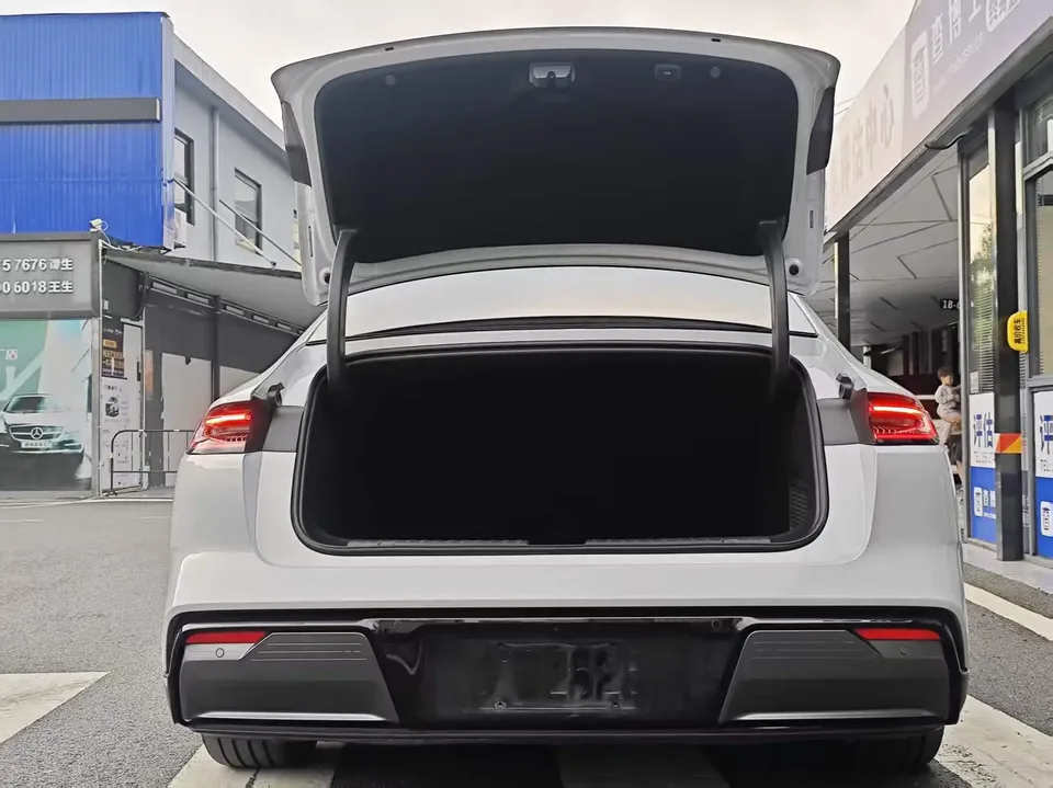 Geely Galaxy E8 700km Long-distance Intelligent Driving Edition 2025 — миниатюра 5