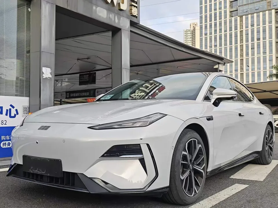 Geely Galaxy E8 2025