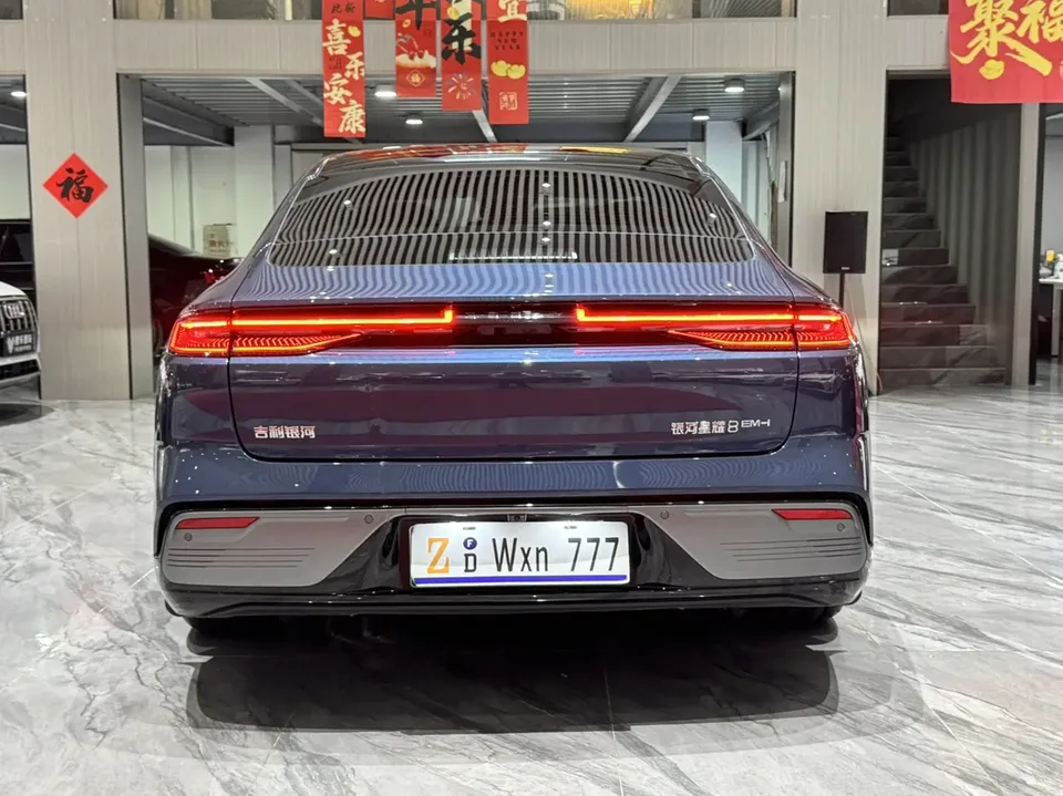 Geely Galaxy Star 8 PHEV 130km EM-i Premium Edition 2025 — миниатюра 2