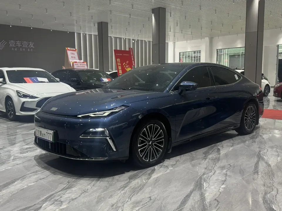 Geely Galaxy Star 8 PHEV 2025