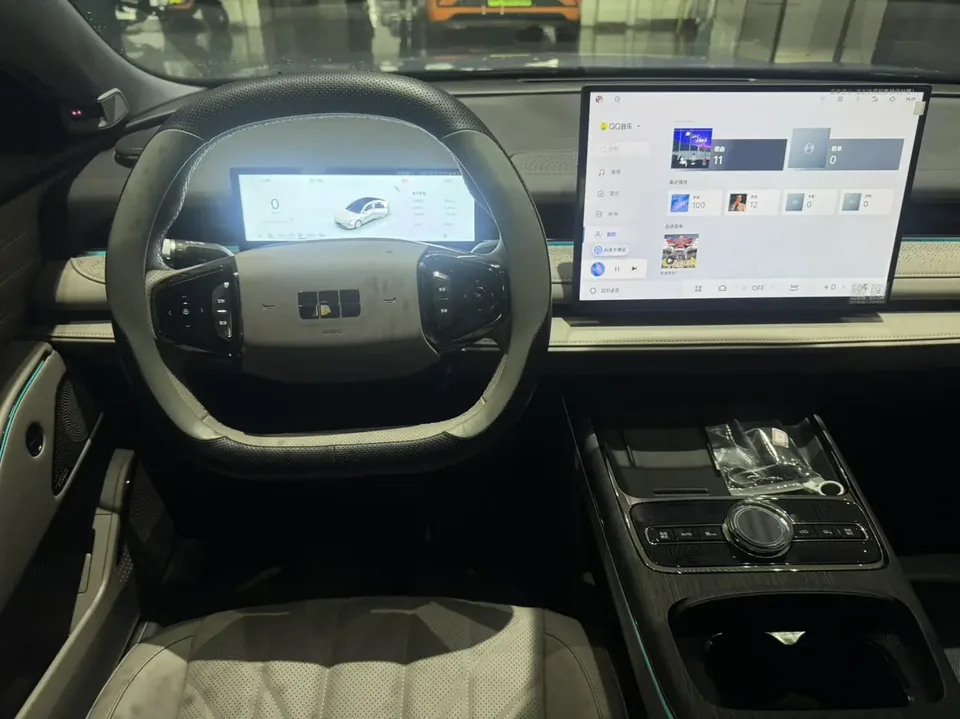Geely Galaxy Star 8 PHEV 130km EM-i Premium Edition 2025 — миниатюра 5