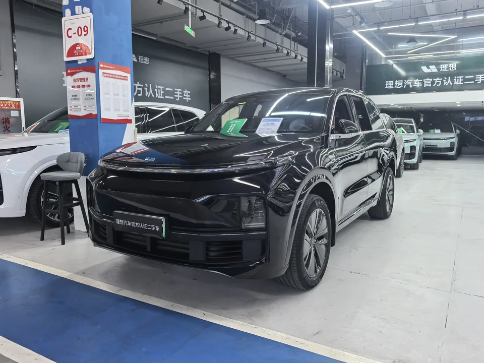 Li Xiang L8 Ideal L8 2024 Pro version 2024 — фото 1, купить с доставкой в Москву