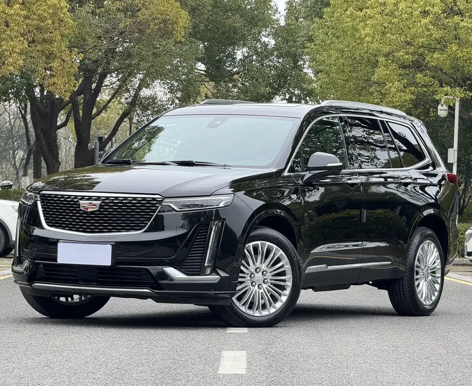 Cadillac XT6 Cadillac XT6 2025 2.0T Luxury Executive Classic Edition 2025 — photo 1, buy with delivery to Moscow