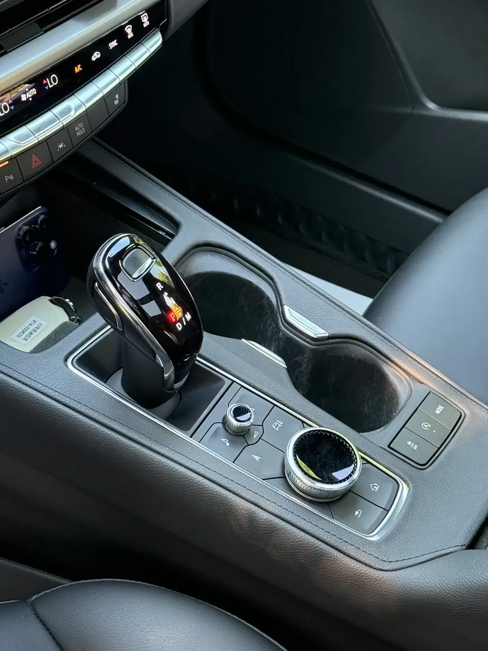 Cadillac XT4 XT4 2024 Cadillac XT4 2024 28T 2WD Luxury 2023 — thumbnail 4