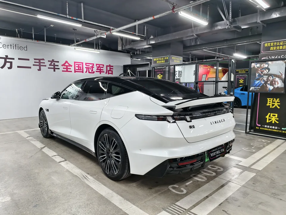 Lynk & Co 10 EM-P 10 EM-P 2025 120km Basic Model 2025 — thumbnail 2