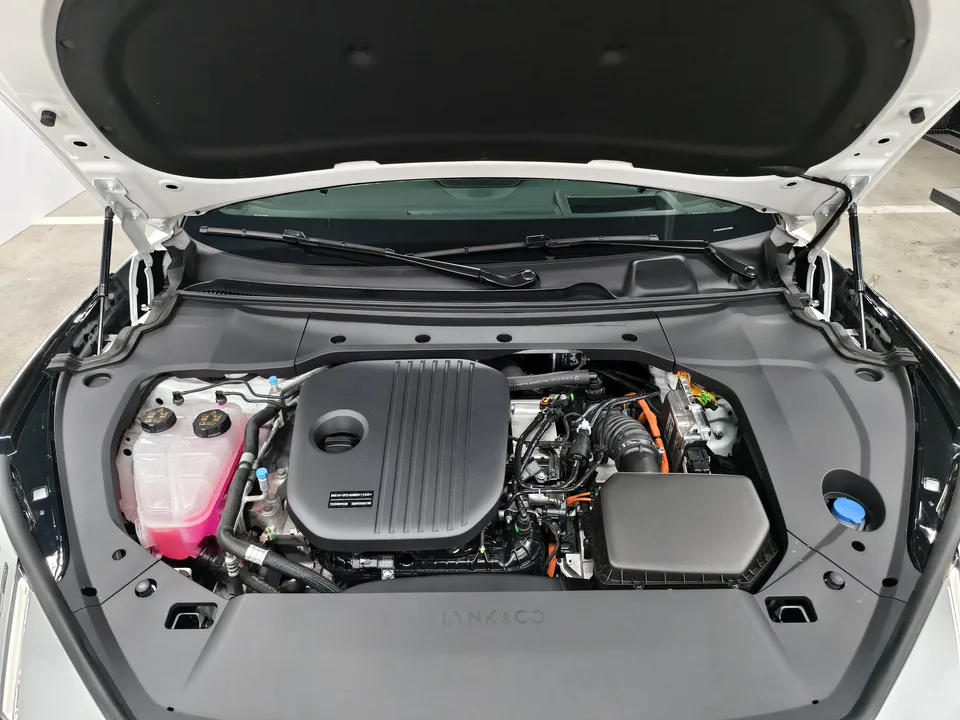 Lynk & Co 10 EM-P 10 EM-P 2025 120km Basic Model 2025 — thumbnail 3