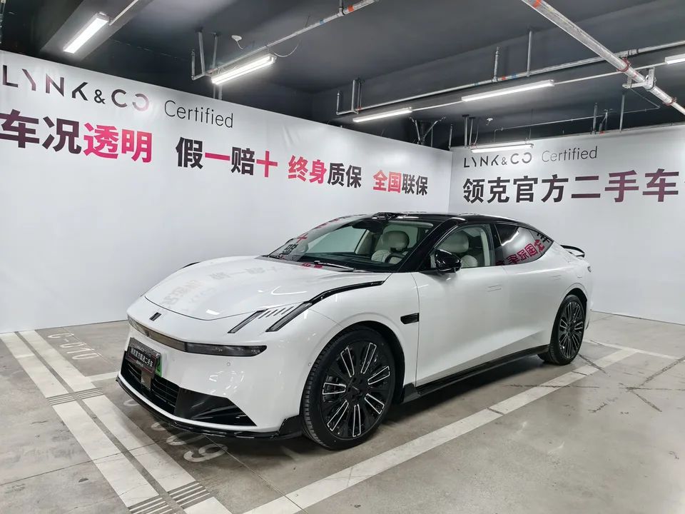 Lynk & Co 10 EM-P 10 EM-P 2025 120km Basic Model 2025 — photo 1, buy with delivery to Moscow