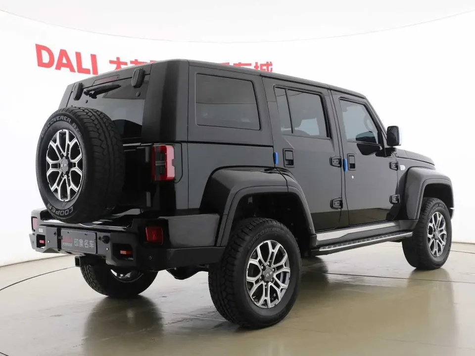 BAIC Beijing Off-road BJ40 Beijing Off-road BJ40 2023 2.0T Automatic 4WD City Hunter Edition Knight Edition 2023 — миниатюра 2