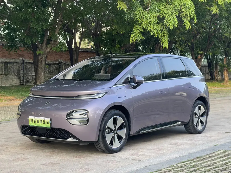 Baojun clouds clouds 2023 460 Max 2023 — photo 1, buy with delivery to Moscow