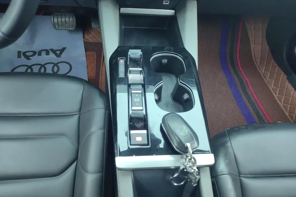 Citroen Versailles C5 X 1.6T Enjoy Extraordinary 2023 — миниатюра 5