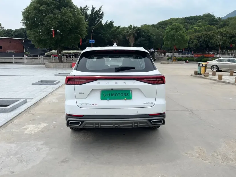 Chery Tiggo 8 PRO PHEV 1.5T DHT indulgent version 2023 — миниатюра 2