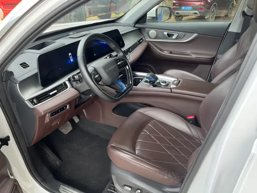 Chery Tiggo 8 PRO PHEV 1.5T DHT indulgent version 2023 — миниатюра 3
