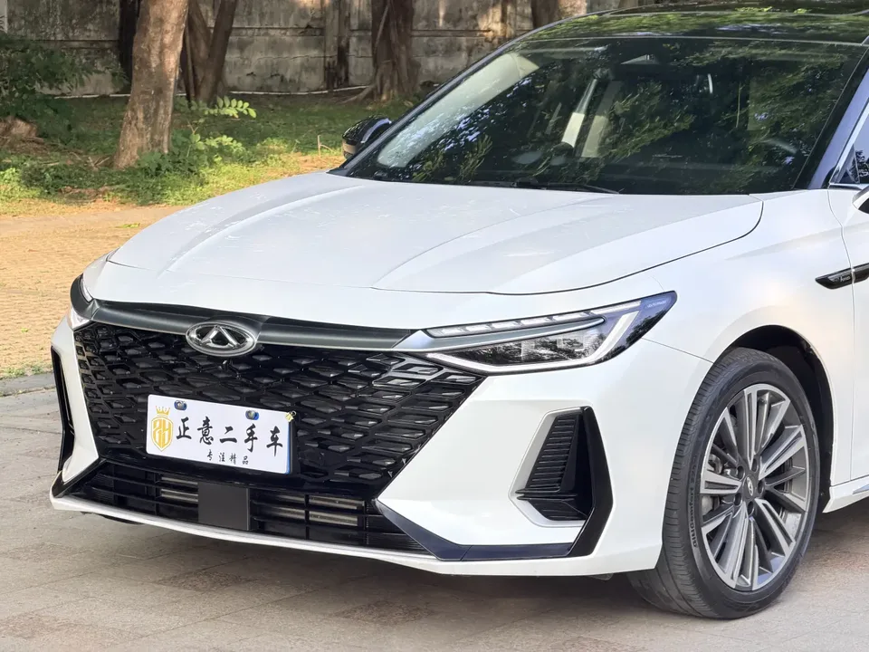 Chery Arrizo 8 1.6TGDI DCT Elegant 2024 — миниатюра 3