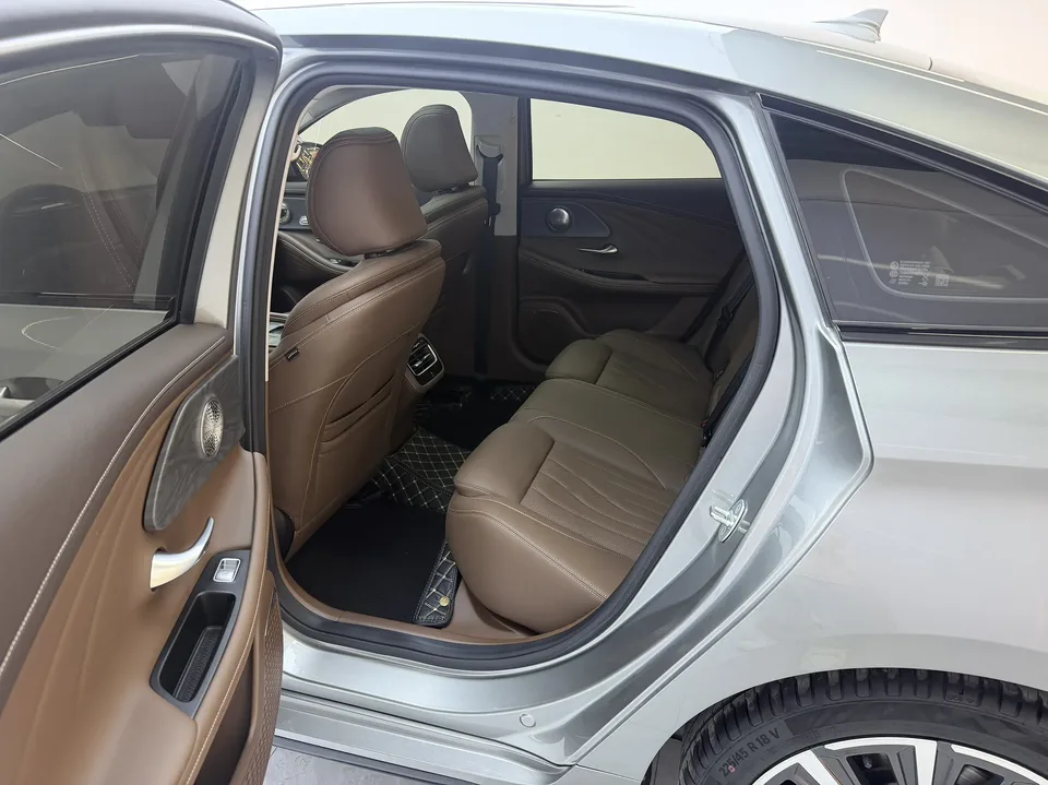 Chery Arrizo 8 High Energy Edition 2.0T DCT 2025 — миниатюра 5