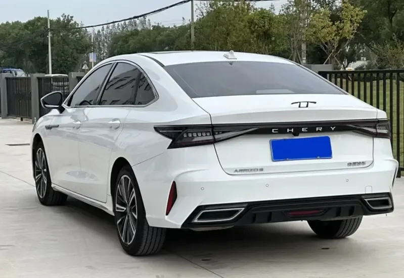 Chery Arrizo 8 1.6TGDI DCT Elegant 2023 — миниатюра 4