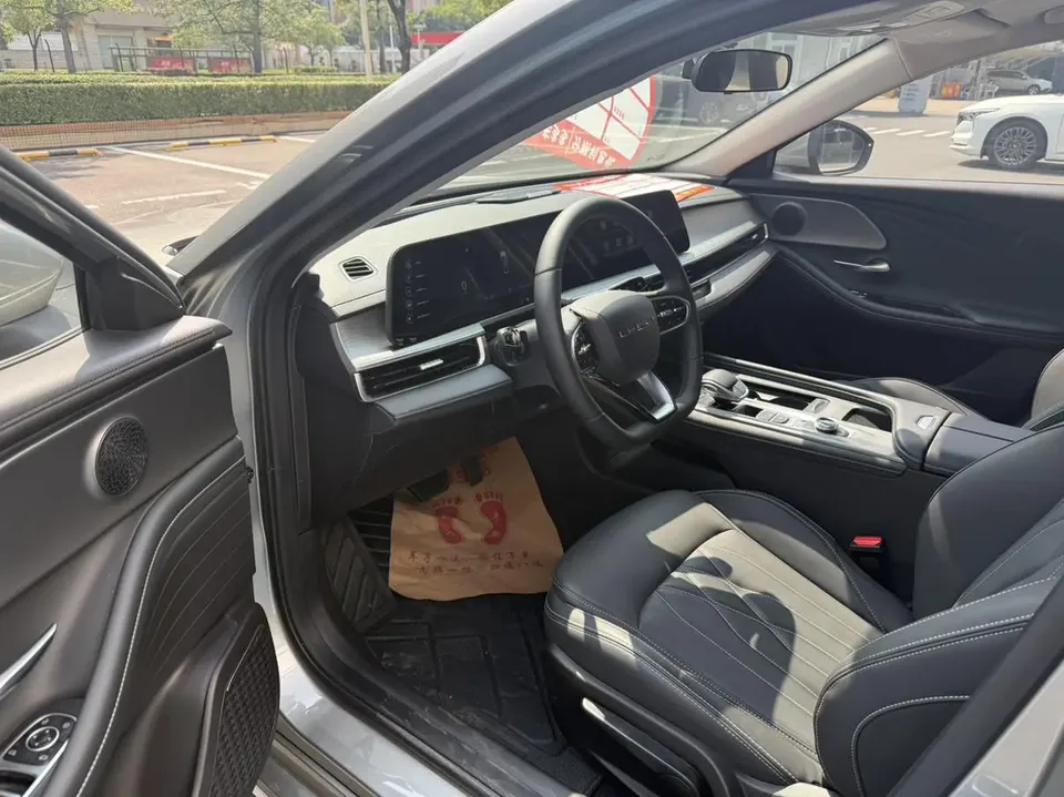 Chery Arrizo 8 1.6TGDI DCT Excellence Edition 2024 — миниатюра 3