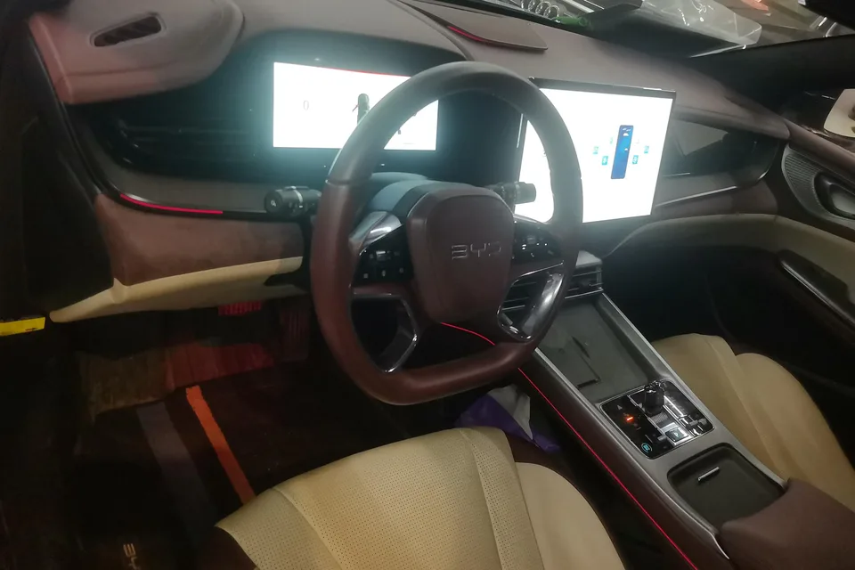 BYD Seal DM Honor Edition DM-i 1.5L 121KM Premium Edition 2024 — миниатюра 5