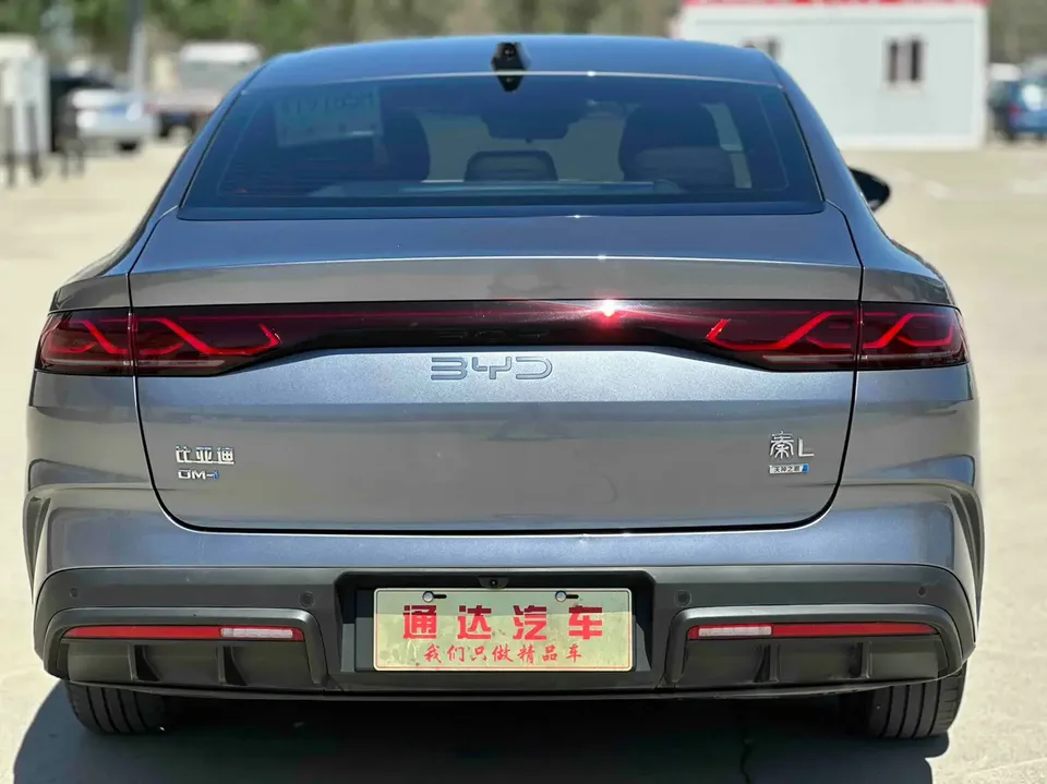 BYD Qin L DM Intelligent Driving Edition DM-i 80KM Leading Edition 2025 — миниатюра 2