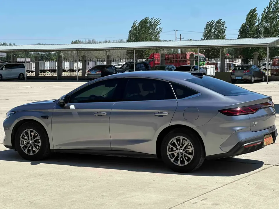 BYD Qin L DM Intelligent Driving Edition DM-i 80KM Leading Edition 2025 — миниатюра 4