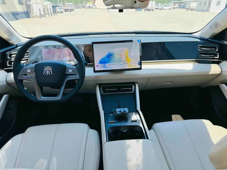 BYD Qin L DM Intelligent Driving Edition DM-i 80KM Leading Edition 2025 — миниатюра 5