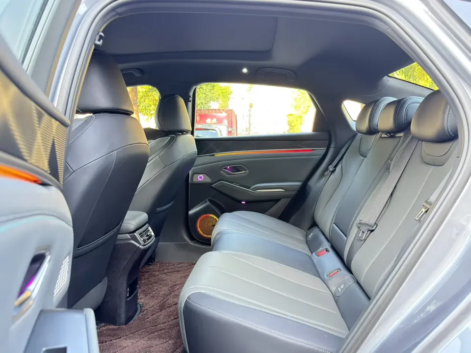 BYD Qin PLUS DM Honor Edition DM-i 120KM Beyond Edition 2024 — миниатюра 3