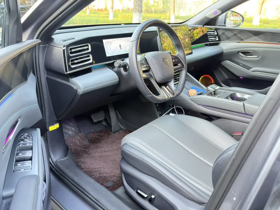 BYD Qin PLUS DM Honor Edition DM-i 120KM Beyond Edition 2024 — миниатюра 5