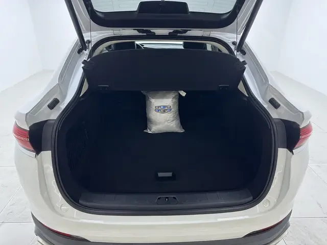 Geely Xingyue S 2.0TD DCT 2WD Lightning Edition 2022 — миниатюра 5