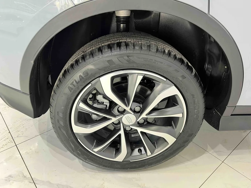 Geely Emgrand S 1.4T CVT Crossover Player Edition 2023 — миниатюра 4