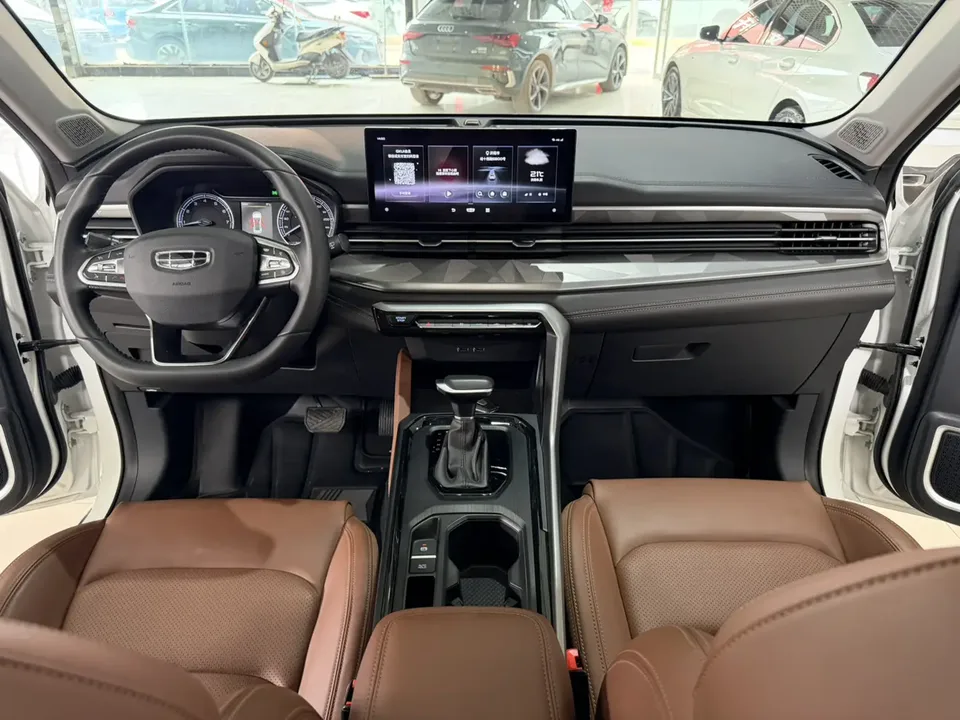 Geely Vision X6 Vision X6 2021 PRO 1.4T Automatic Premium Edition 2022 — thumbnail 3
